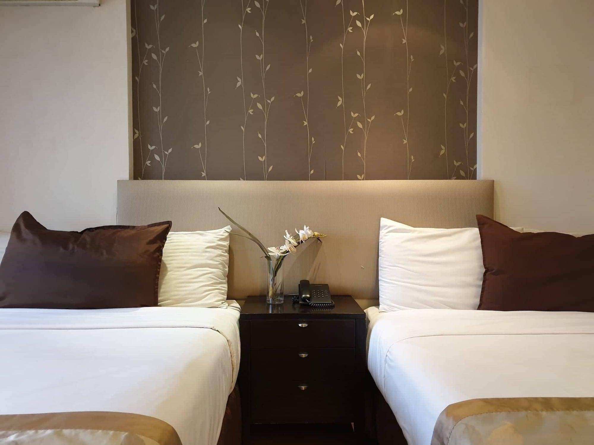 Imperial Palace Suites Quezon City Exterior foto