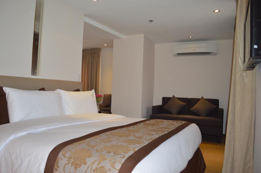 Imperial Palace Suites Quezon City Exterior foto
